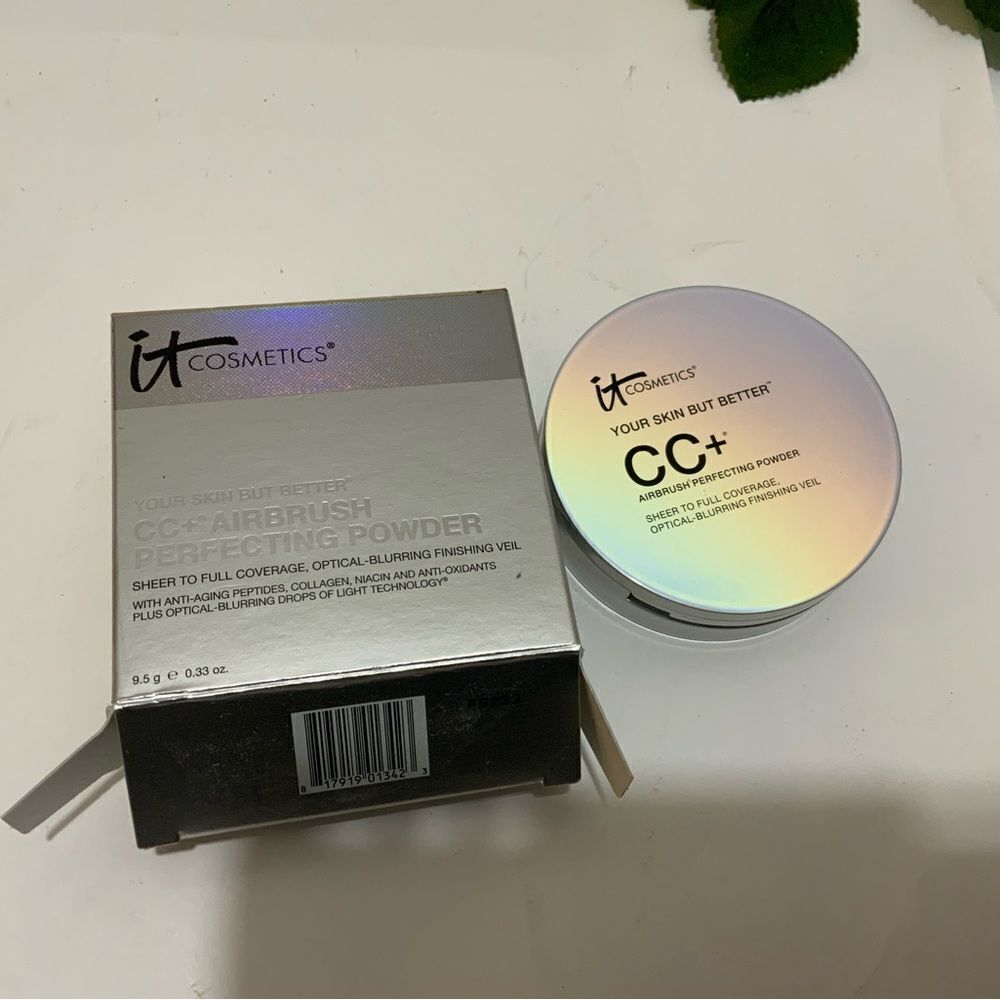 It Cosmetics CC+ Airbrush Perfecting Powder Foundation MEDIUM. BNIB - Picture 2 of 8